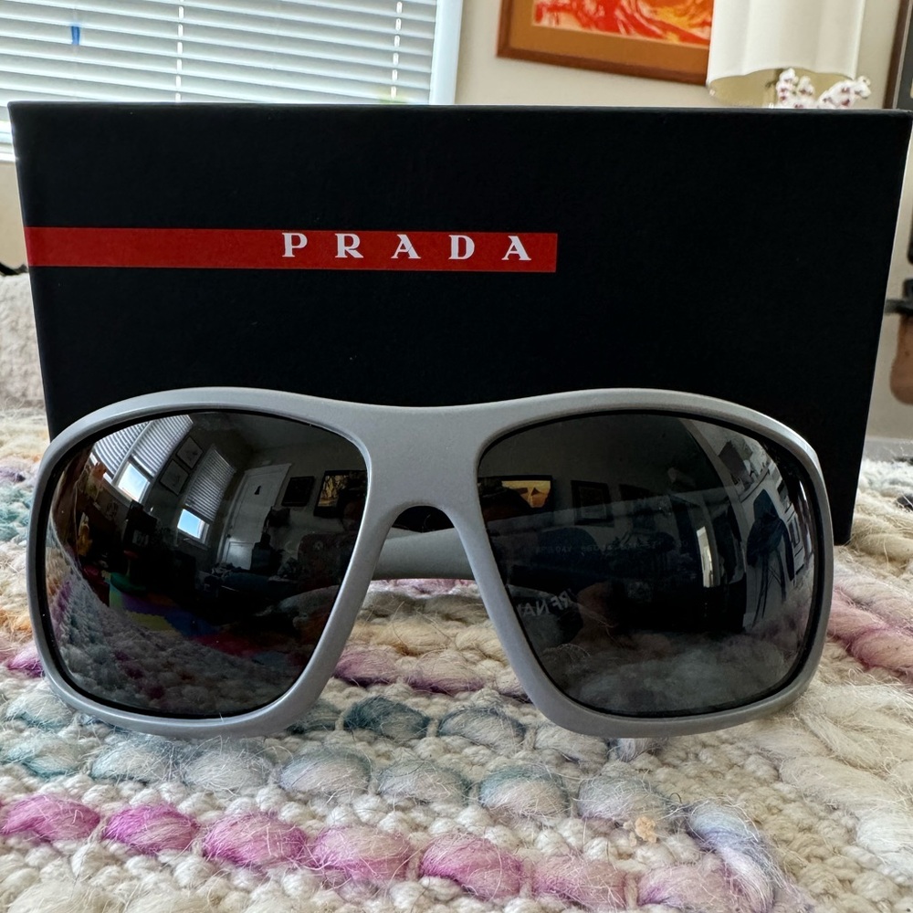 NWOT LINEA ROSSA SUNGLASSES
